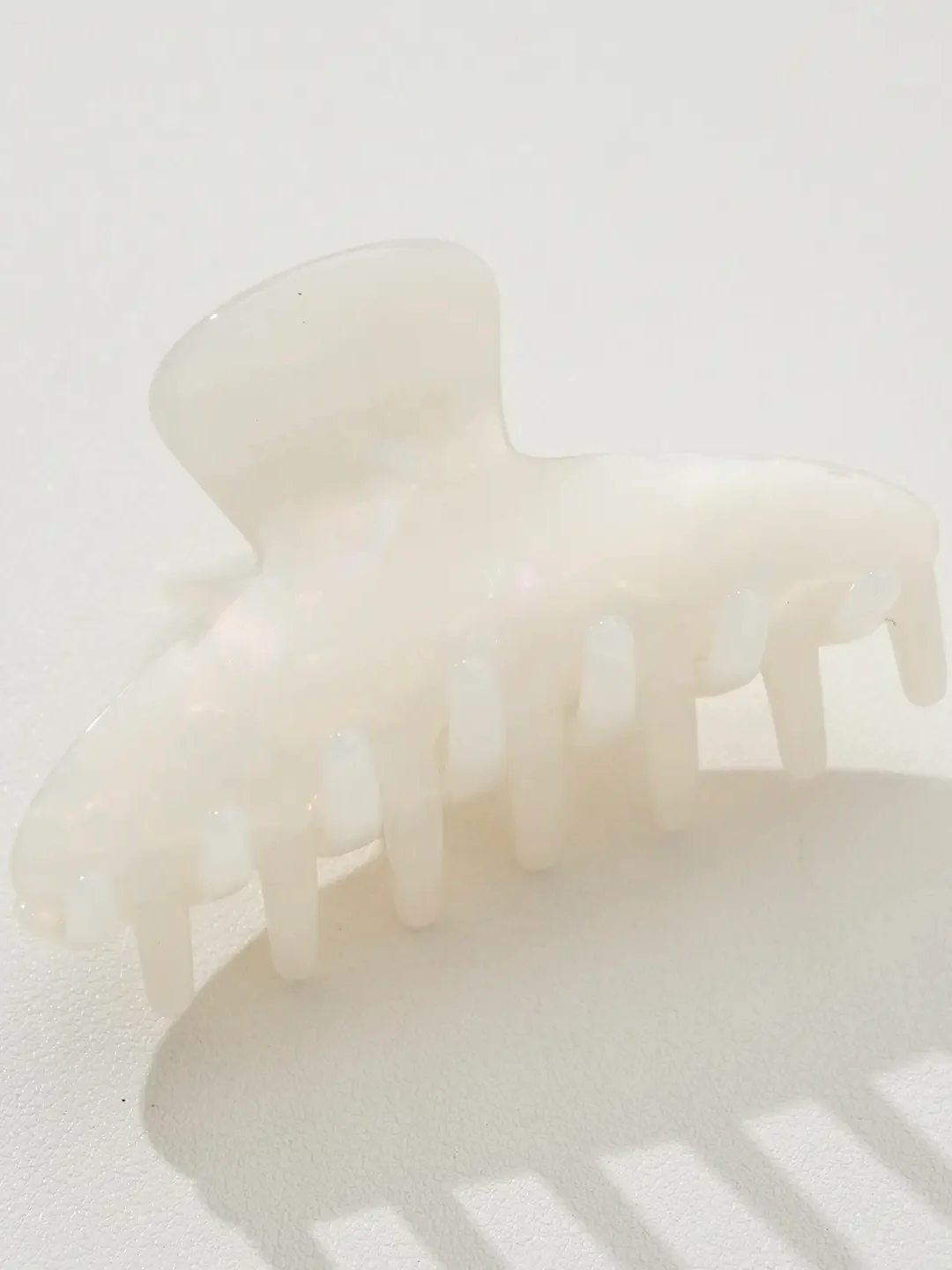 Adrienne Core Claw Clip - Image 3
