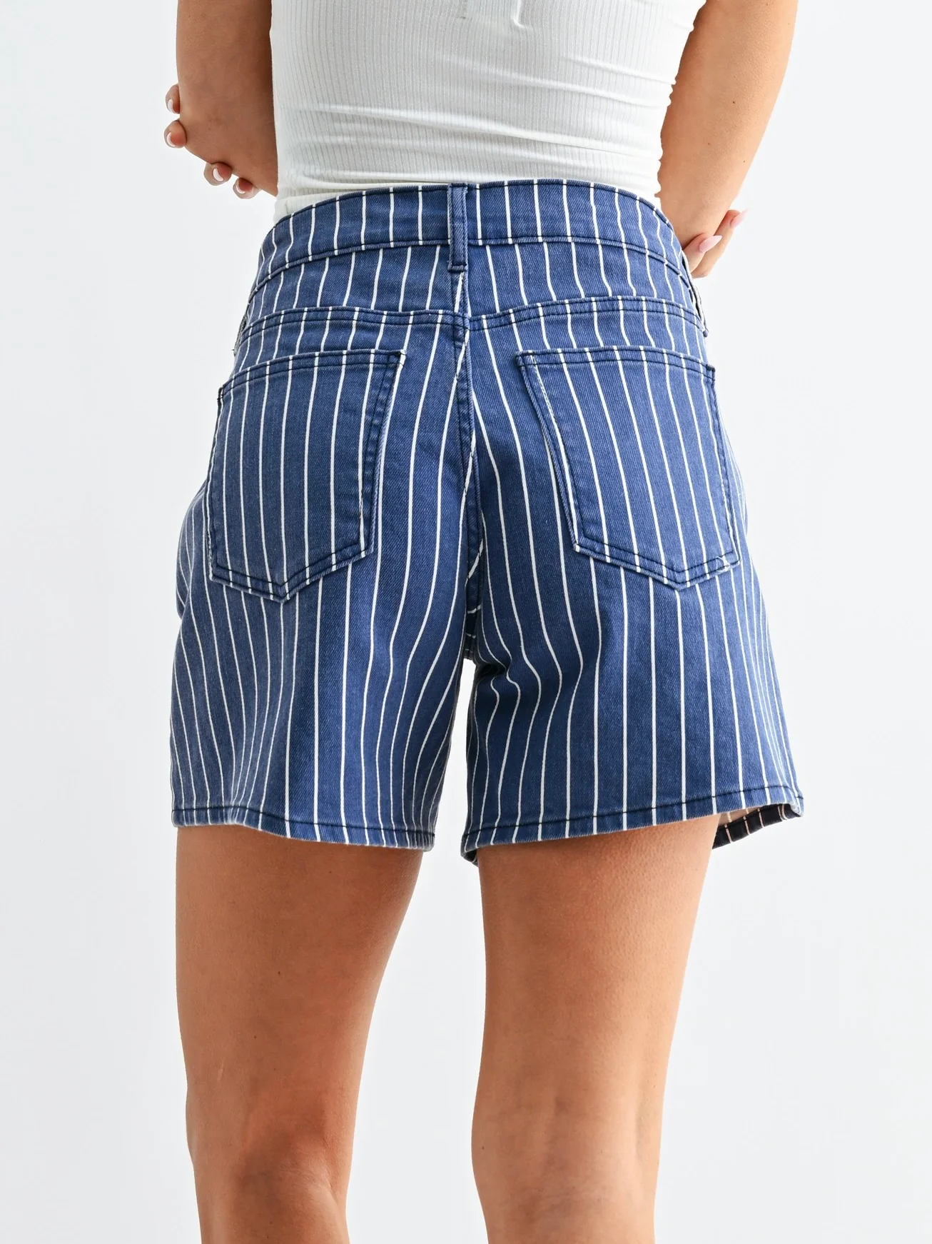 Lightweight Tie Waist Longer Short - Image 3